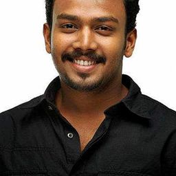 Bhagath Manuel 飾演 Pallavi's brother in law