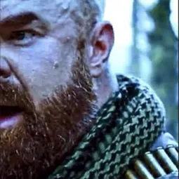 Anthony Bear Williams 飾演 Mohawk