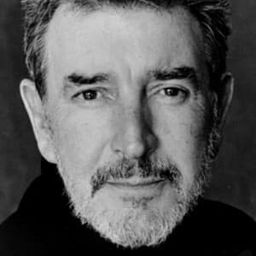 Gawn Grainger 飾演 Dr. Michael Lloyd