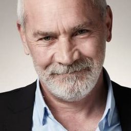 Yavuz Sepetçi 飾演 Yaşar