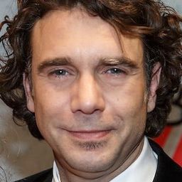 羅蘭·費霍特 飾演 Ernst