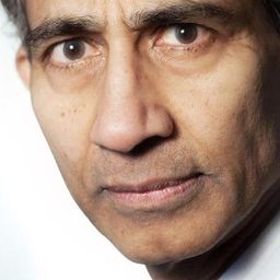 Mohammed Ali 飾演 Mosque Visitor