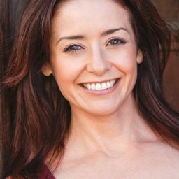 Ruth Livier 飾演 Carmen