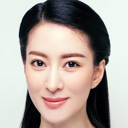 Michelle Yang 飾演 Ren Fei