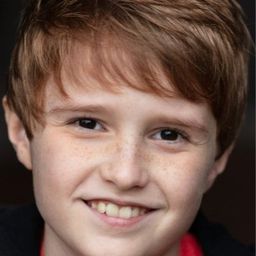 Jackson Dean Vincent 飾演 Alan Robertson, age 8-10