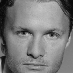 Philippe Bénard 飾演 Commercial #2