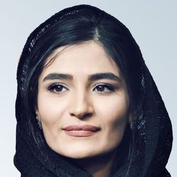 Sahar Goldust 飾演 Farkhondeh