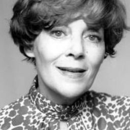 Yvonne Clech 飾演 Mademoiselle Farnoux