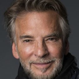 Kenny Loggins 飾演 Self