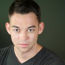 Ben Chrystak 飾演 Ben