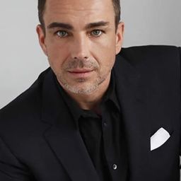 Ray Bouderau - 皮爾演員 飾演Lawyer