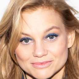 Lisa Werlinder 飾演 Susan