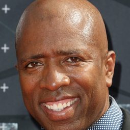 Kenny Smith 飾演 Self