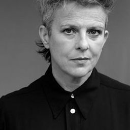 Rhona Cameron 飾演 Thelma Fudd