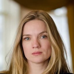 Anniek  Pheifer - I Love You Too演員 飾演Liesbeth