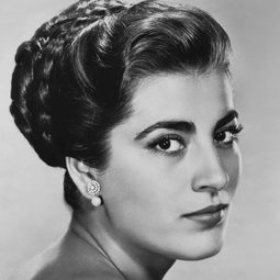 Irene Papas 飾演 Diotime