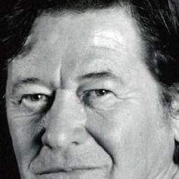 Frédéric Bodson 飾演 