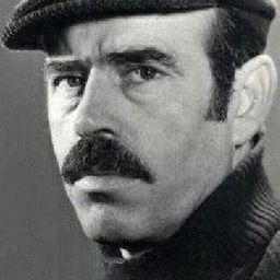 Rafael Hernández 飾演 Empleado de producciones Balboa Films