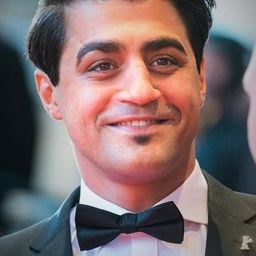 Simon Al-Bazoon - 落葉演員 飾演Internet Cafe Owner