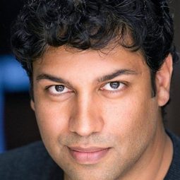 Richard Regan Paul - 間諜大鄰演演員 飾演Sanjay