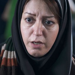 Maryam Sarmadi 飾演 Vakil