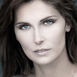 Yelena Popovic - 浩劫重生演員 飾演Beautiful Russian Woman