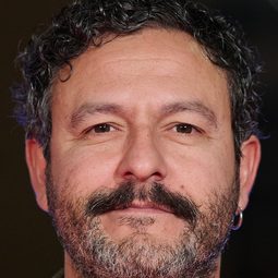 Isak Férriz 飾演 Montesinos