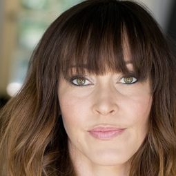 Becca Sweitzer 飾演 Self