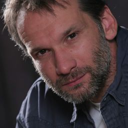 Zsolt László 飾演 Paulus