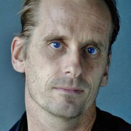 Brian D. Wright 飾演 Rossy - Guard