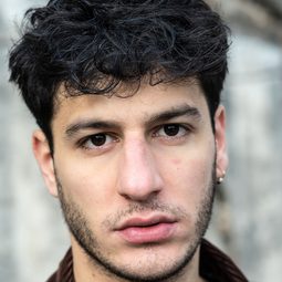 狄亞哥·詹格拉索 飾演 Dario