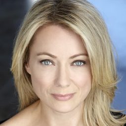 Claire Rankin 飾演 Belinda