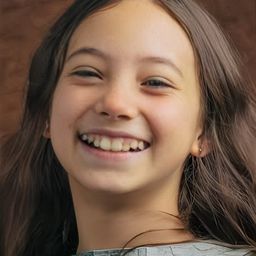 Naíma Sentíes 飾演 Sol