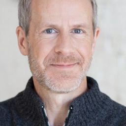 Daniel Hirsch 飾演 Detective