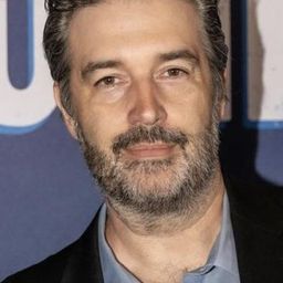 Jason Konopisos 飾演 Shockwave / Guard 2 (voice)