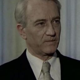 Mircea Anghelescu 飾演 