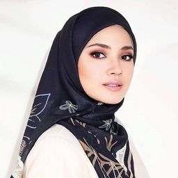 努兒·法祖拉 飾演 Brenda