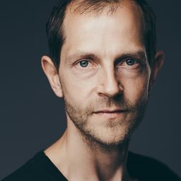 Nicolai Dahl Hamilton - 誣網演員 飾演Butiksbestyrer i supermarkedet