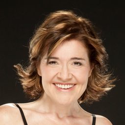 瑪麗亞·普哈爾特 - 父愁者聯盟演員 飾演Olga