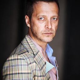 Levente Molnár 飾演 Ovidiu - Border Police (as 'Kecske' Molnár Levente)