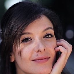 Ariane Mourier 飾演 Jeanne