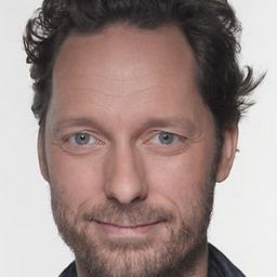 特隆福薩奧瓦格 飾演 Andreas