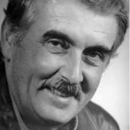 Julian Jabczyński 飾演 Dignitary