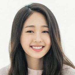李秀彬 飾演 Lee Su-jin
