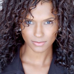 Tami-Adrian George - Bratz演員 飾演Allison