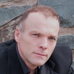 Hugh Thompson - 悍衞總動員演員 飾演Sergeant A. Reeves