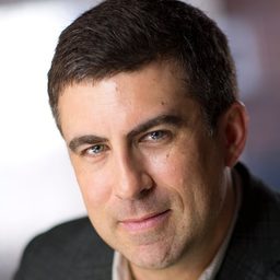 Martin Sims 飾演 Policeman