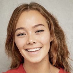 Victoria Wyant 飾演 Kate