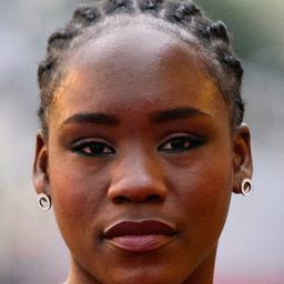 舒莉蒙賓杜 飾演 African Woman