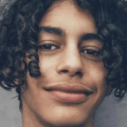 穆斯塔法·阿拉布 飾演 Samir